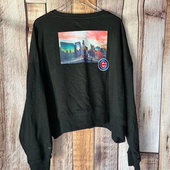 Pro Standard Chicago Cubs Sweatshirt Embroidered Crop Skyline City Scape 2XL NWT - Picture 2 of 10